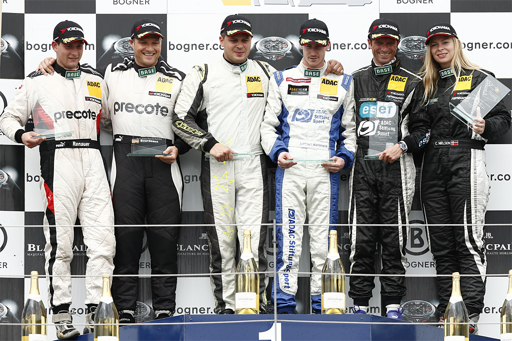 Podiet i Gentlemen Challenge med Christina Nielsen
(Foto: ADAC Motorsport)